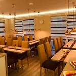 Hotel Glinde 3*