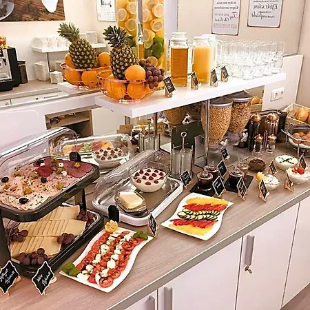 Hotel Glinde 3*