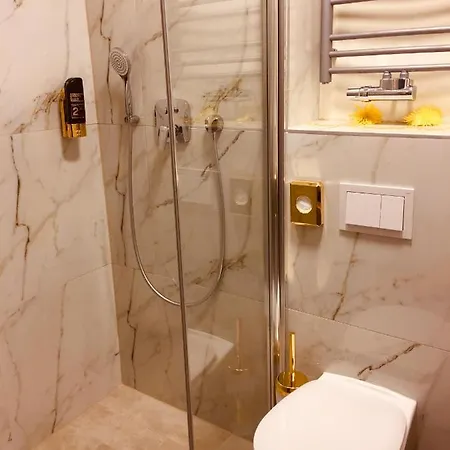 Hotel Glinde מלון