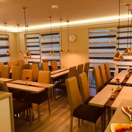 Hotel Glinde 3*