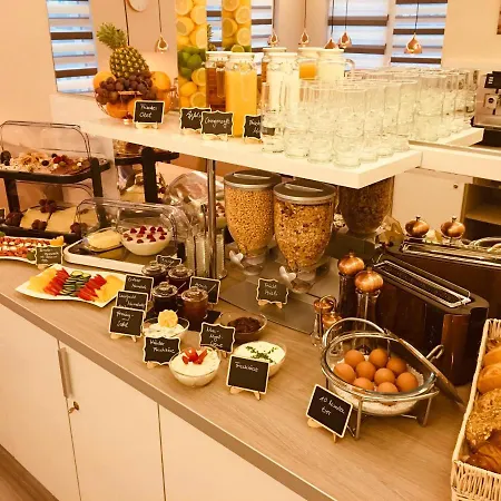 Hotel Glinde Глинде