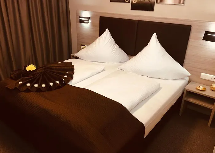 Hotel Glinde 3*