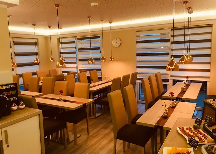 Hotel Glinde 3*